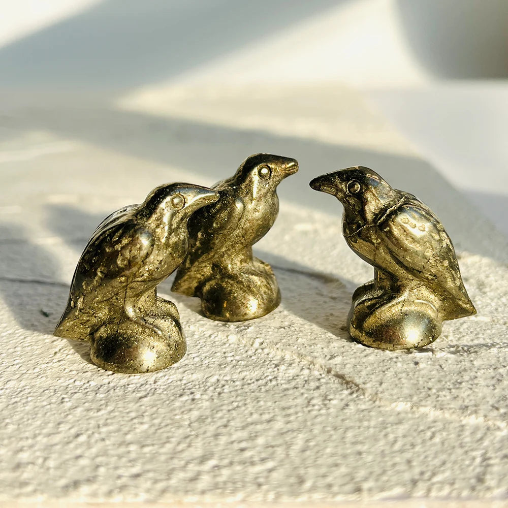 1pc Hand-Carved Mini Pyrite Raven - Halloween Decor, Gothic Home Decoration, Unique Gift for Collectors, Christmas Home
