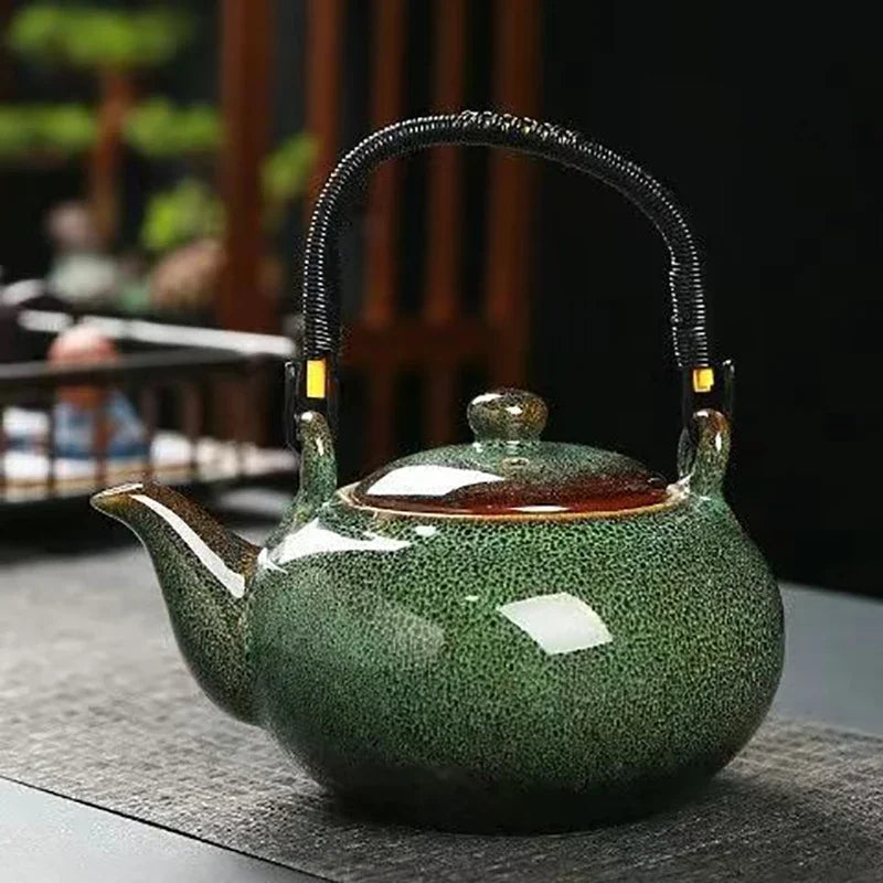 Vintage Chinese Style Teapot With Lifting Beam 650ml Mug for Tea Kettle Puer Cup Set Teaware Pot Teapots Service Clay