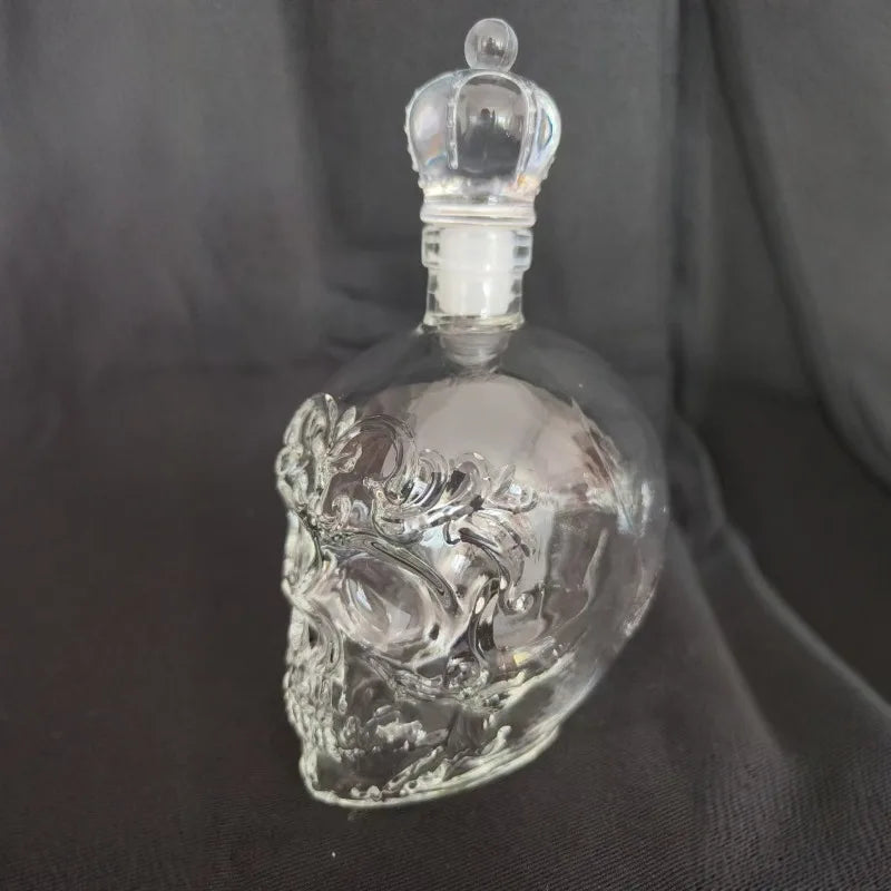 Whiskey Bottle Skull Decor Alcohol Dispenser Skeleton Whiskey Wine Bottle Sculpture for Bourbon Vodka Brandy Wedding Party