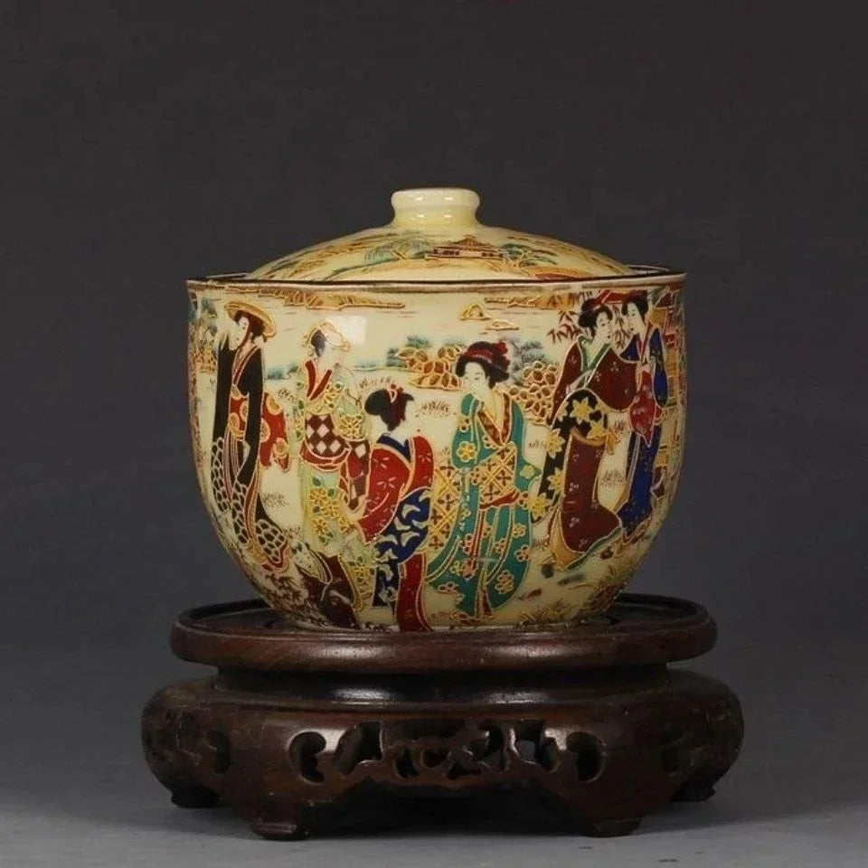 Exquisite Chinese Old Collectible Handmade Porcelain Painted with Japanese Dowager storage pot