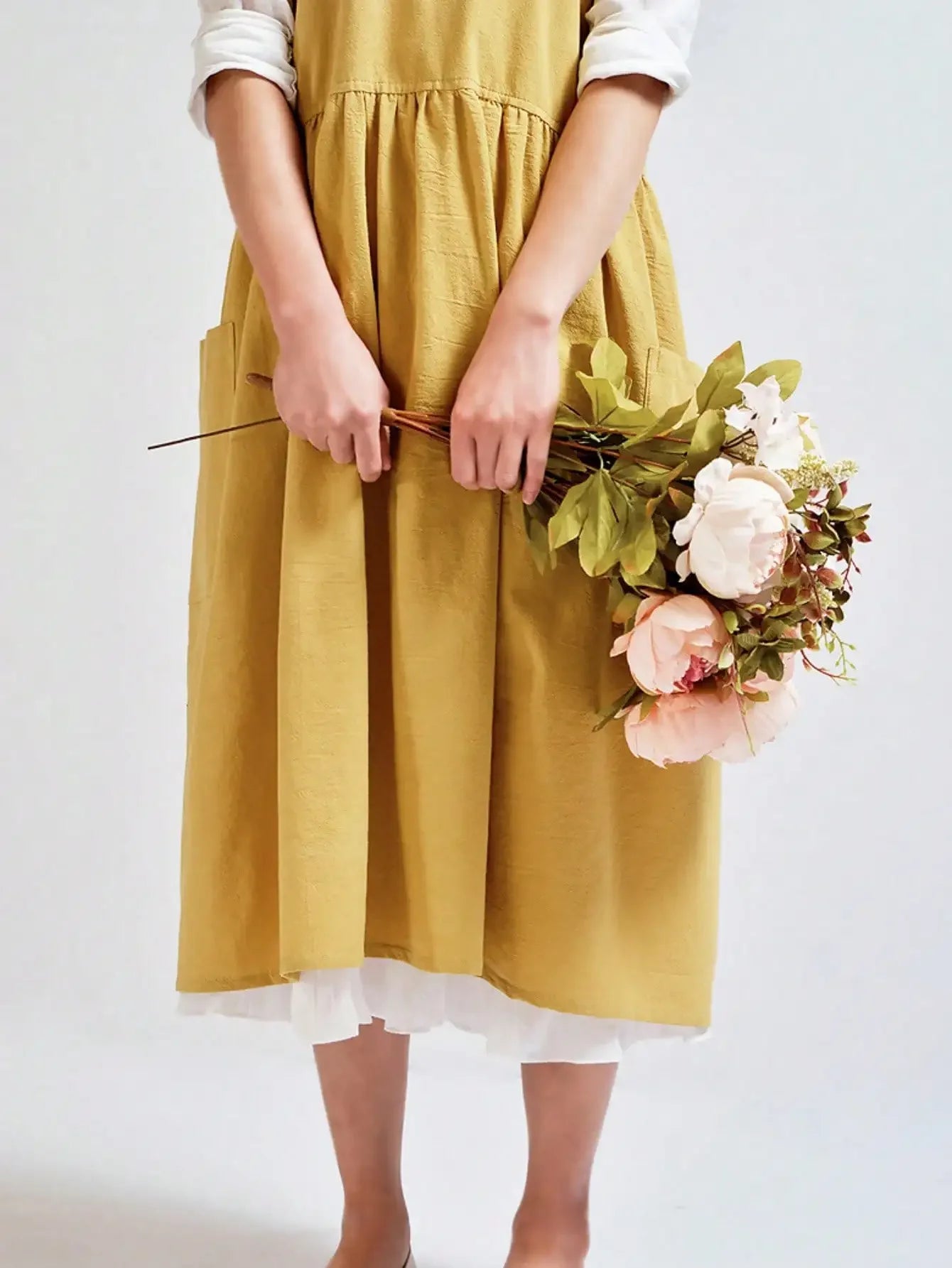 Japanese cotton Aprons for Women with Pockets Cross Back Cute Apron Dress for Gardening Painting Baking and Cooking