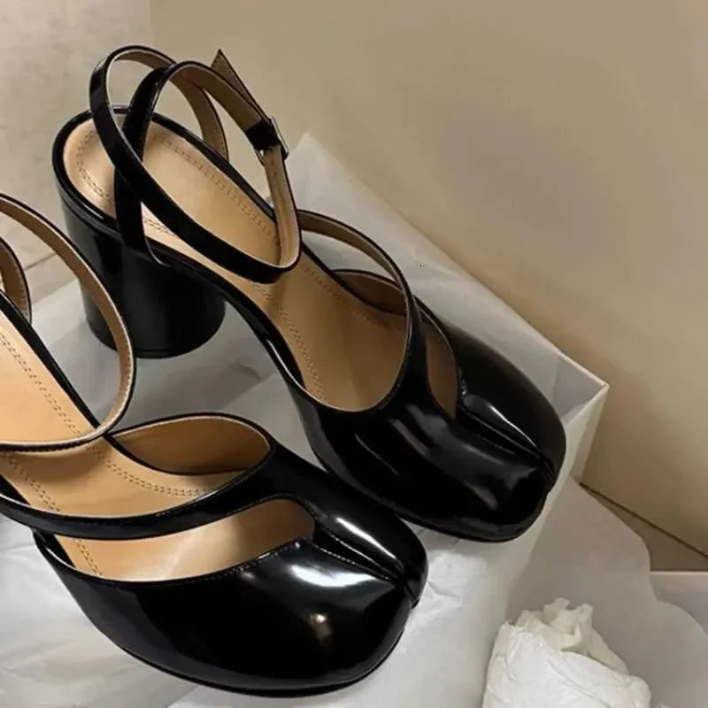 Summer Tabi Cross Strap Sandals Ankle Strap Thick High Heels Split Toe Sandals Women Pumps Slingbacks Female Chunky Casual Shoes
