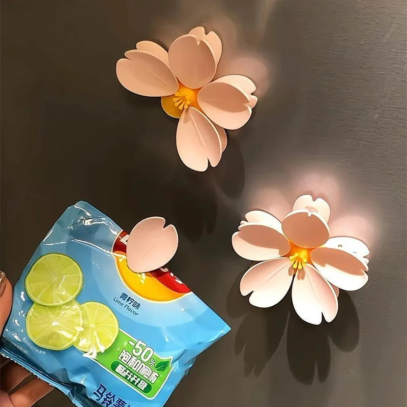 Moisture-proof Sakura Magnetic Clip Cute Style Fridge Magnet Multifunctional Snack Sealer Snack Storage Food Preservation