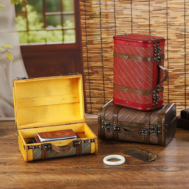 Vintage Distressed Wooden Travel Trunk  Durable Antique-Style Storage Chest for Luggage Home Decor & Retro Interiors